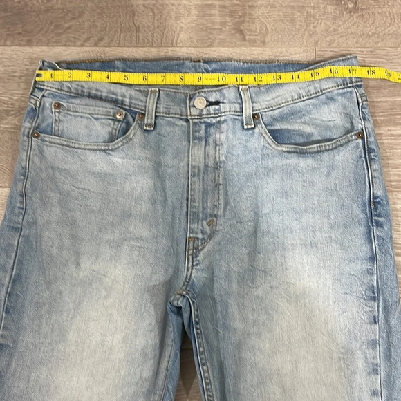 Levi’s 514 Straight Fit Men’s Medium Wash Denim Jeans W36 L30 - Picture 2 of 14